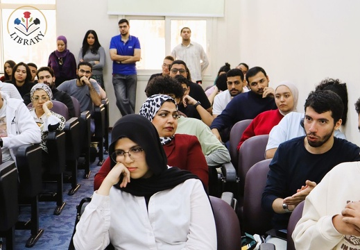 جلسة ثقافية مميزة مع الكاتب والسيناريست أحمد مراد في مكتبة الجامعة البريطانية في مصر، بإدارة الدكتورة غادة لبيب9