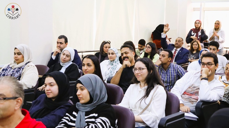 جلسة ثقافية مميزة مع الكاتب والسيناريست أحمد مراد في مكتبة الجامعة البريطانية في مصر، بإدارة الدكتورة غادة لبيب8.jpg