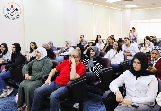 جلسة ثقافية مميزة مع الكاتب والسيناريست أحمد مراد في مكتبة الجامعة البريطانية في مصر، بإدارة الدكتورة غادة لبيب5